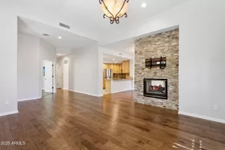 Photo #5: 6945713 Listing 