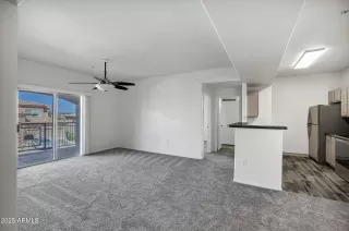 Photo #4: 6945783 Listing