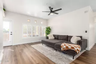 Photo #5: 6945791 Listing 