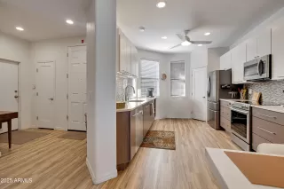 Photo #5: 6945872 Listing 