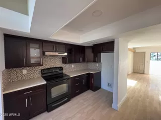 Photo #6: 6945899 Listing