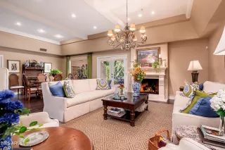 Photo #5: 6945982 Listing 