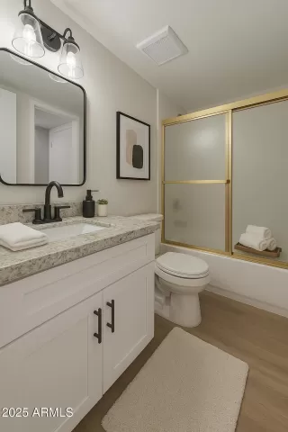 Photo #4: 6946194 Listing