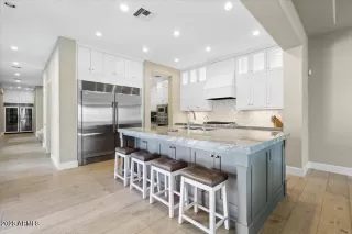 Photo #5: 6946324 Listing 