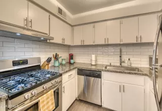 Photo #2: 6946549 Listing 