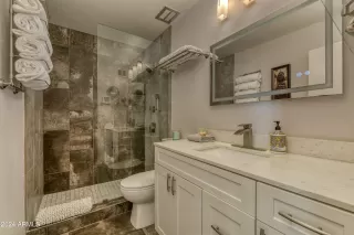 Photo #6: 6946549 Listing 