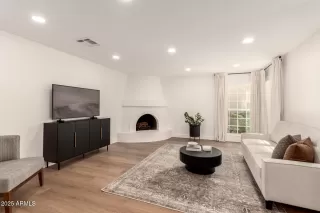 Photo #4: 6946552 Listing 