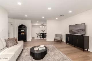 Photo #5: 6946552 Listing 