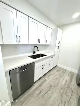 Photo #5: 6946573 Listing 