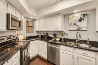 Photo #1: 6946588 Listing 