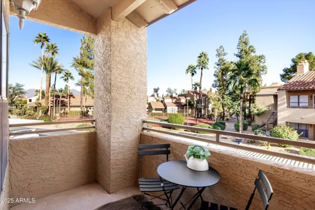 MLS: 6946751 Condo For Sale