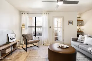 Photo #5: 6946751 Listing 