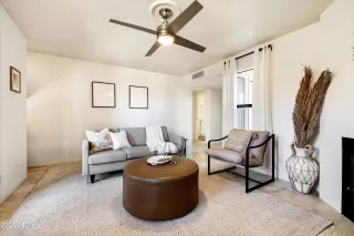 Photo #6: 6946751 Listing 