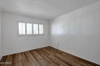 Photo #6: 6946936 Listing 