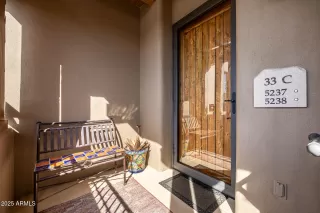 Photo #5: 6947000 Listing 