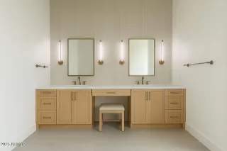 Photo #3: 6947032 Listing 