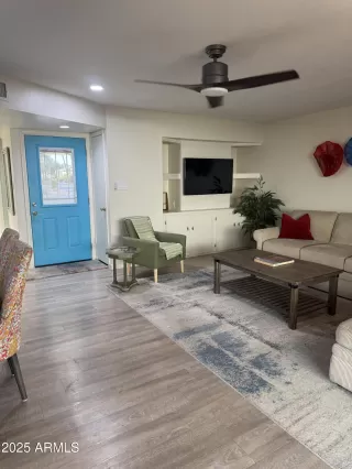 Photo #3: 6947073 Listing 