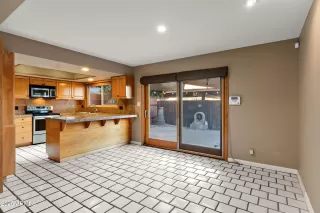 Photo #4: 6947097 Listing