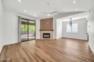 Photo #2: 6947125 Listing 