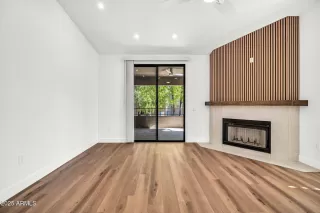 Photo #5: 6947125 Listing 