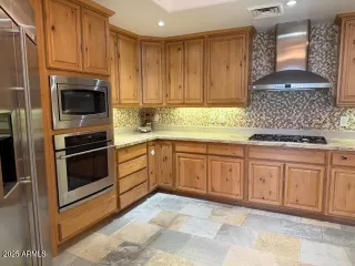 Photo #5: 6947154 Listing