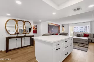 Photo #2: 6947217 Listing 