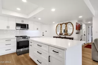 Photo #4: 6947217 Listing 