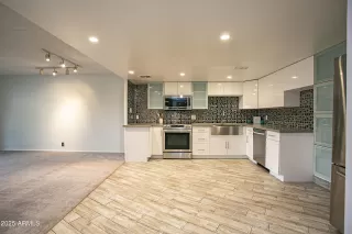 Photo #2: 6947222 Listing 