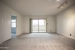 Photo #6: 6947222 Listing 