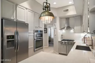 Photo #4: 6947362 Listing 