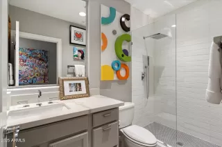 Photo #6: 6947362 Listing 