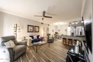 Photo #6: 6947388 Listing 