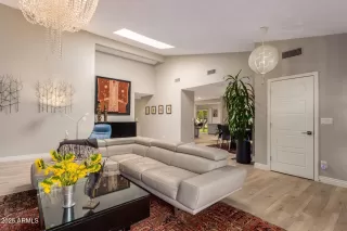 Photo #6: 6947513 Listing 