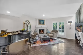 Photo #4: 6947570 Listing