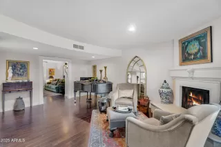 Photo #6: 6947570 Listing