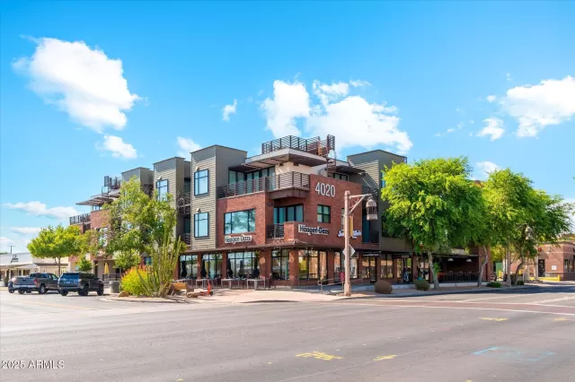 MLS: 6947657 Condo For Sale