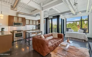 Photo #1: 6947657 Listing 