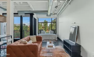 Photo #5: 6947657 Listing 