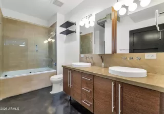 Photo #6: 6947657 Listing 