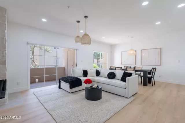 MLS: 6947783 Condo For Sale