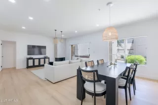 Photo #2: 6947783 Listing