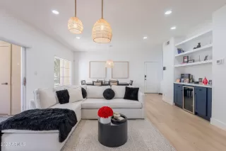 Photo #3: 6947783 Listing