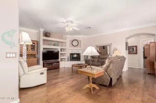 Photo #6: 6947829 Listing