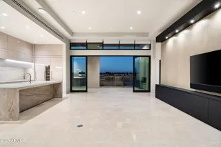 Photo #3: 6947918 Listing 