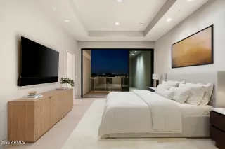 Photo #5: 6947918 Listing 