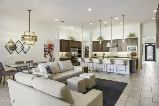 Photo #2: 6947973 Listing