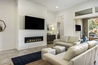 Photo #4: 6947973 Listing