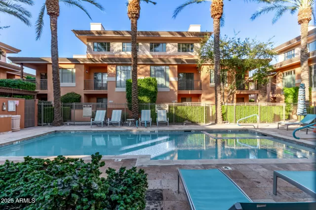 MLS: 6948258 Condo For Sale