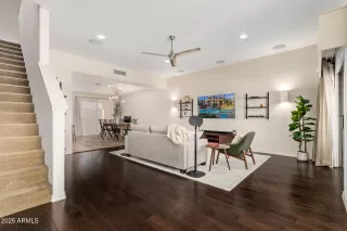 Photo #3: 6948258 Listing 