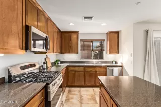 Photo #5: 6948258 Listing 